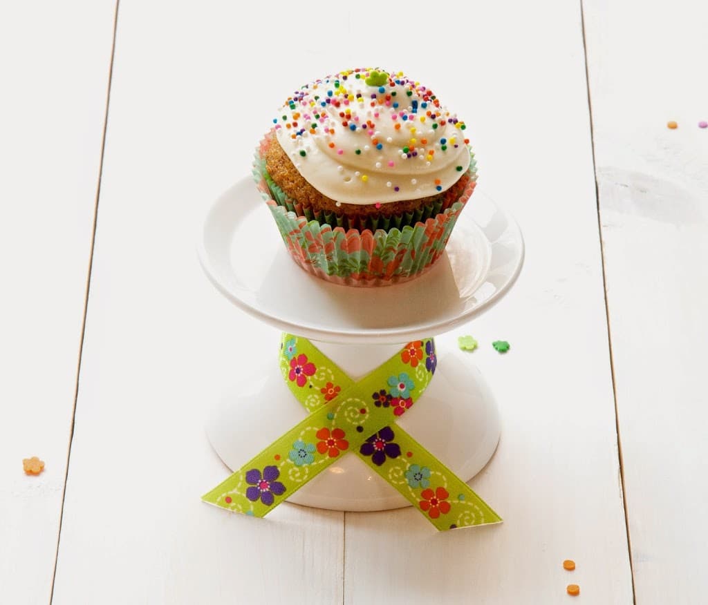 easter-carrot-cake-cupcakes-with-Cream-Cheese-Frosting