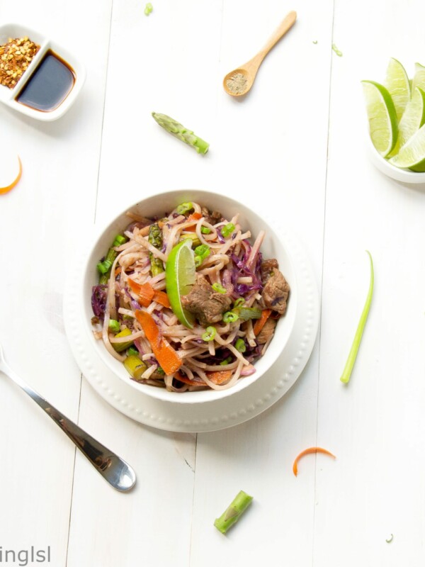 rice-noodles-stir-fry-with-beef-and-vegetabes