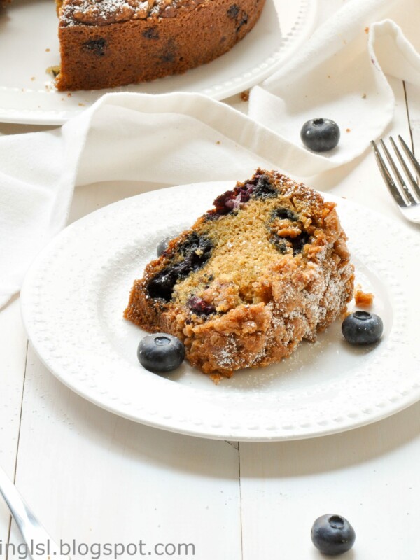 blueberry-coffee-cake-with-sugar-crumb-topping