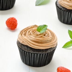 eggless-chocolate-cupcakes-with-Prague-frosting