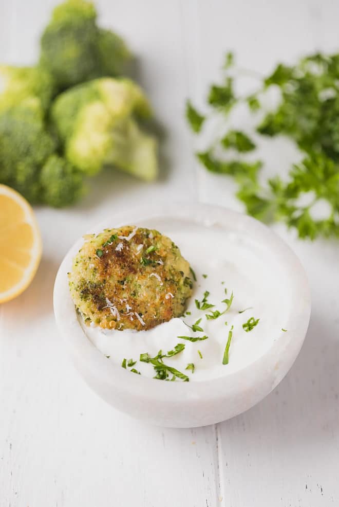 Broccoli And Quinoa Fritters with yogurt dipping sauce