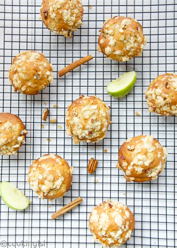 Healthy-Apple-Oat-And-Pecan-Muffins 
