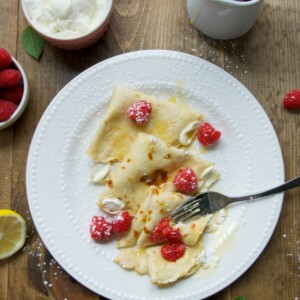 almond-oat-cheesecake -filled-crepes