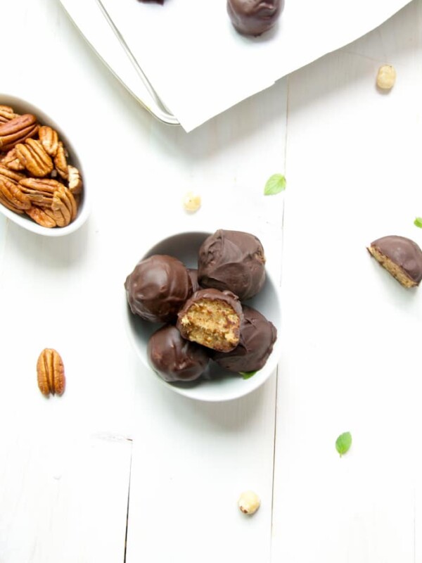 Date-Hazelnut-Chocolate-Truffles