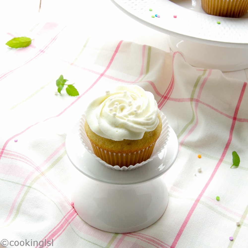 Vanilla Buttermilk Cupcakes