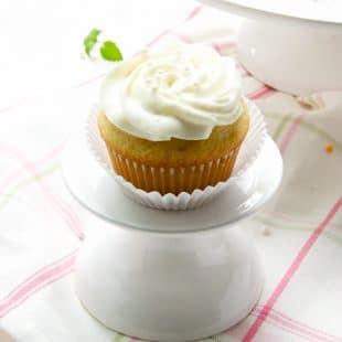 vanilla-buttermilk-cupcakes-cream-cheese-whipped-cream-frosting