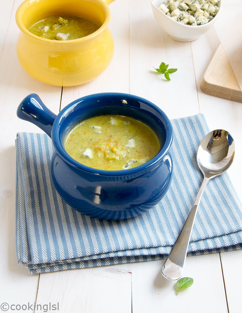 Broccoli-Soup-With-Blue-Cheese-Croutons