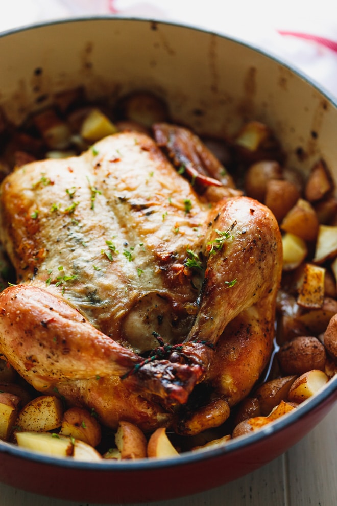 https://cookinglsl.com/wp-content/uploads/2014/11/whole-roasted-chicken-with-potatoes-2-1.jpg