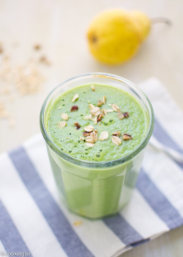 Apple Pear Spinach Oat Pecan Green Smoothie