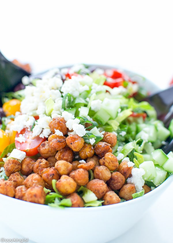 Mediterranean-Salad-With-Spicy-Roasted-Chickpeas-recipe-easy-yummy-healthy