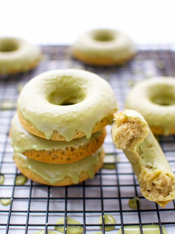 Matcha baked donuts, green donuts, healthy donuts, matcha glaze for donuts