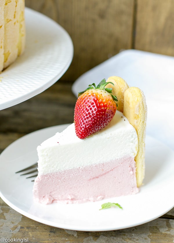 White-Chocolate-Strawberry-Charlotte-Cake-Recipe