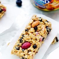 blueberry-almond-no-bake-granola-bars