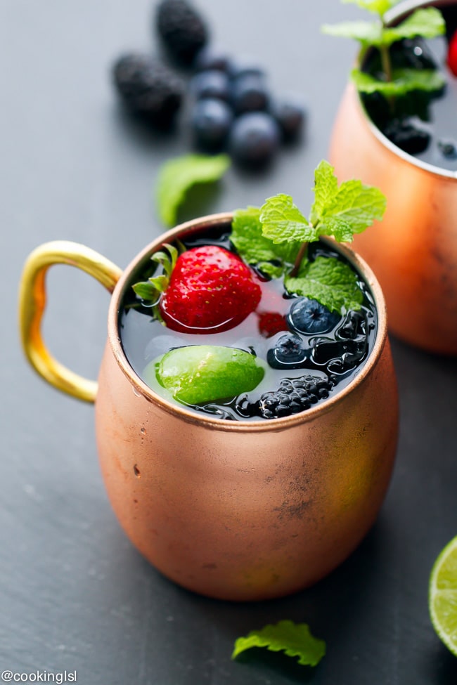 berry-Moscow-Mule-cocktail-recipe-easy-Russian
