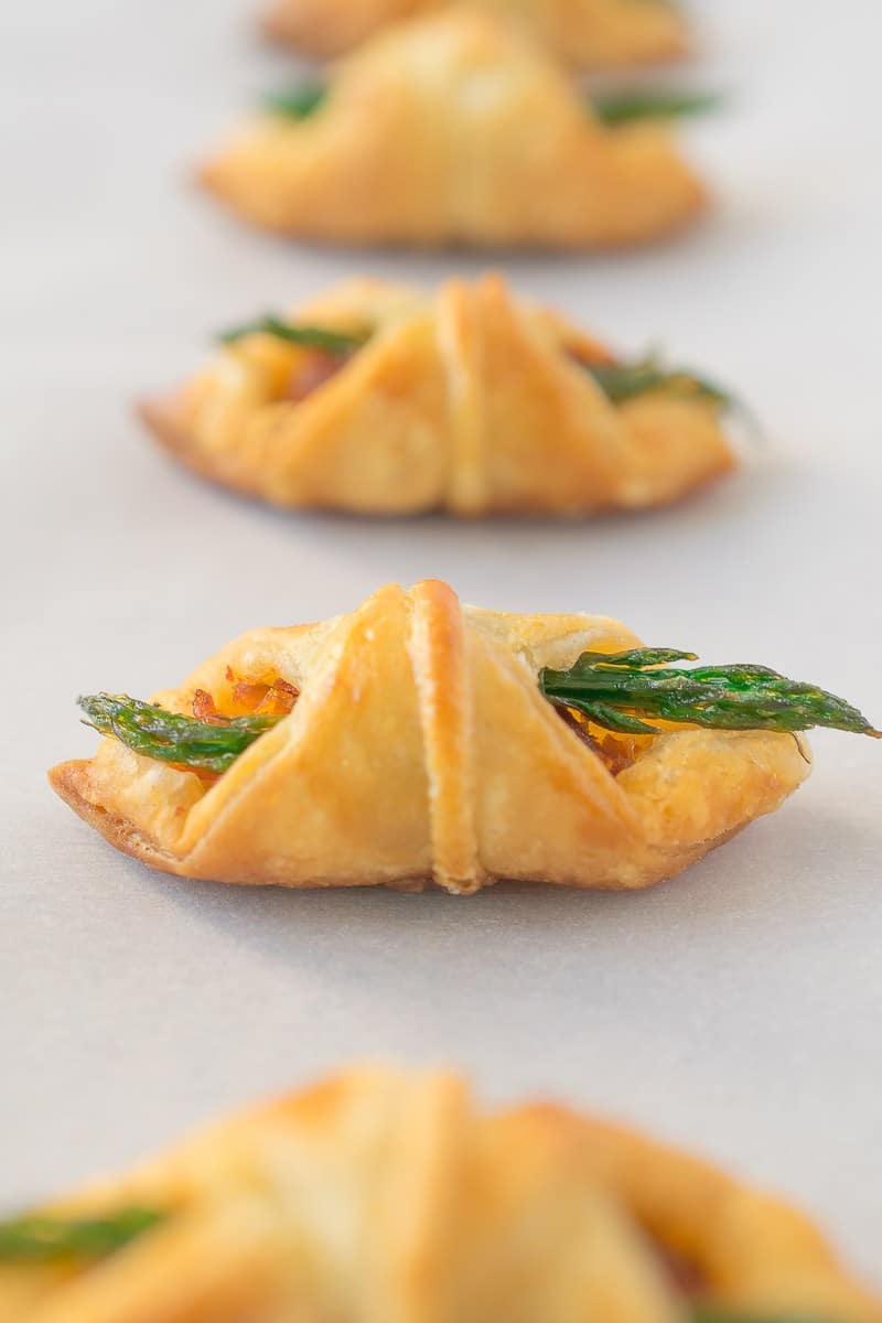 Asparagus-sun-dried-tomato-puff-pastry-bites-13