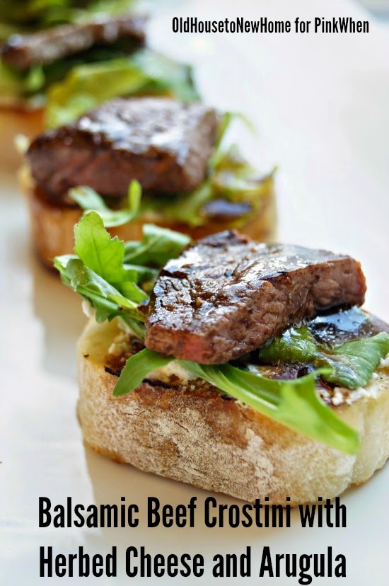 Balsamic-Beef-Crostini-with-Herbed-Cheese-and-Arugula-1