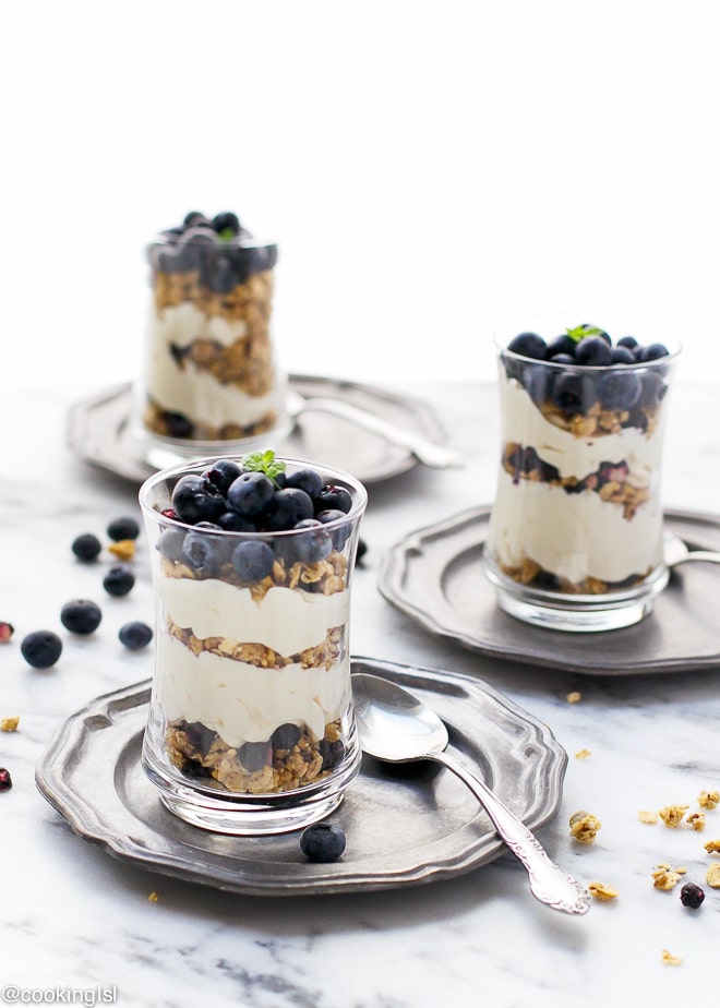 blueberry-granola-cheesecake-parfait-quaker-real-medley
