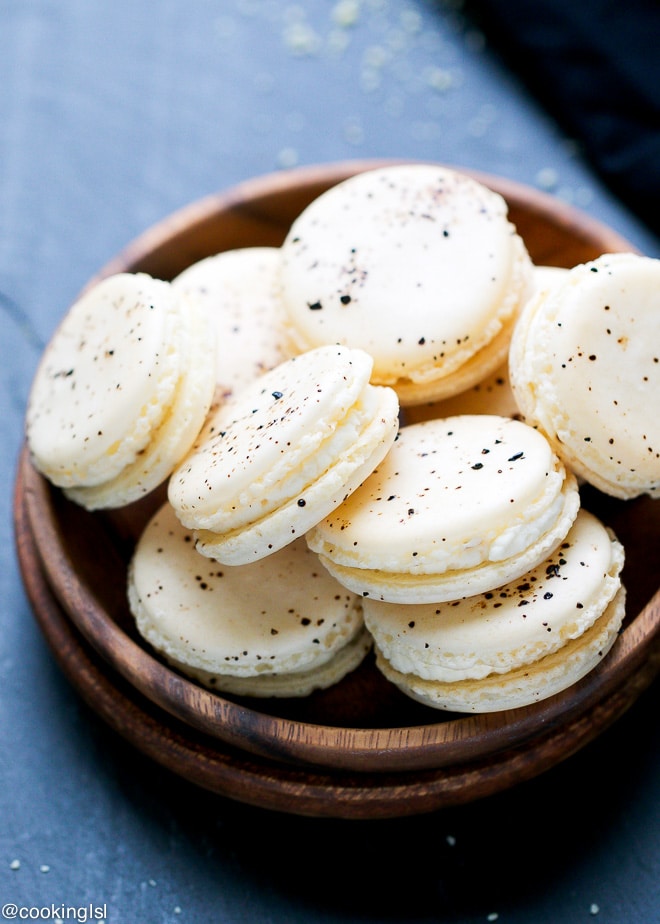 Tiramisu-Macarons-Recipe-mascarpone-whipped-cream