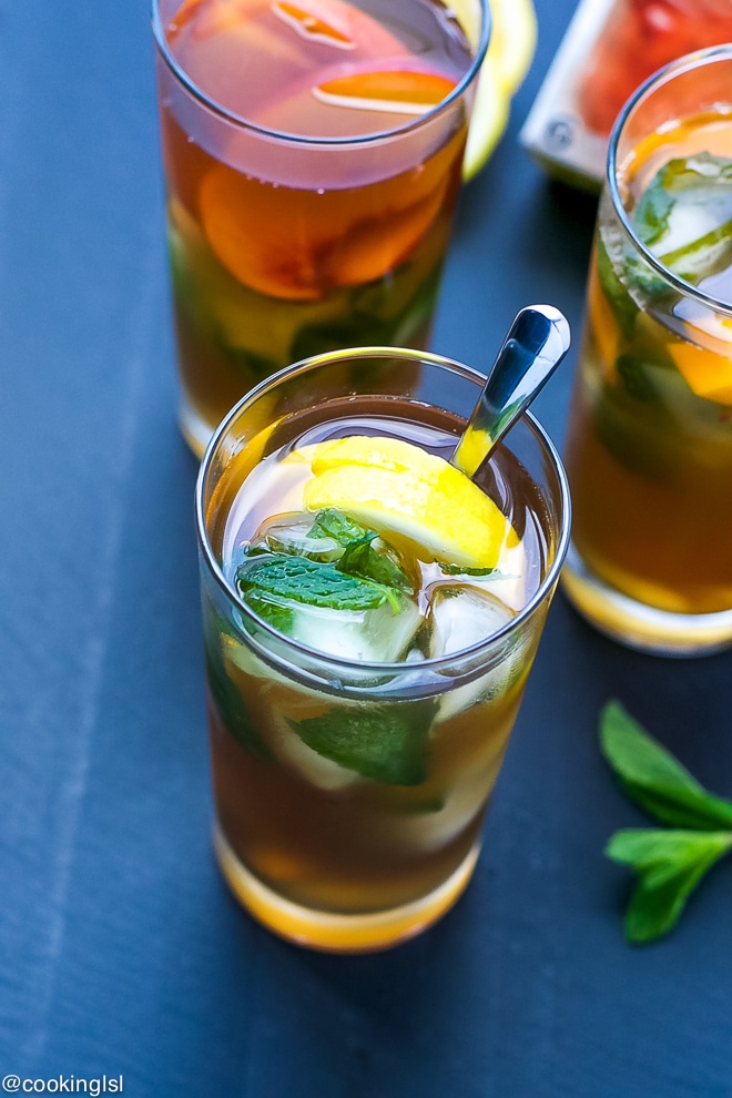 Cold-Brewed-Iced-Tea-Lemonade-With-Mint-Ice-Cubes