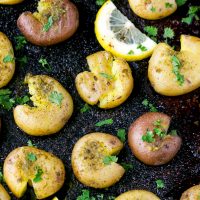 Garlic-Parsley-Smashed-Small-New-Potatoes-Recipe