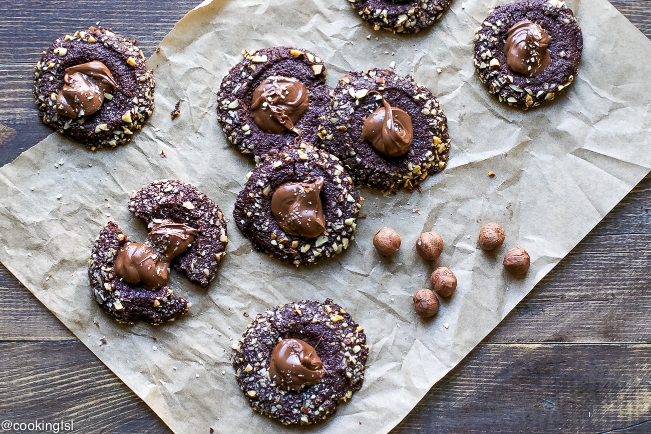 chocolate-shortbread-nutella-thumbprint-cookies