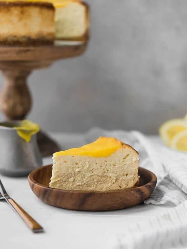 keto Cheesecake Recipe- a slice of cheesecake on a plate