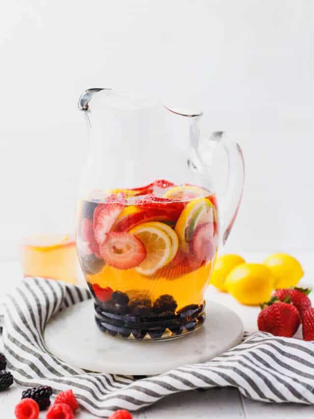cropped-summer-berry-sangria-white-wine-8-1.jpg