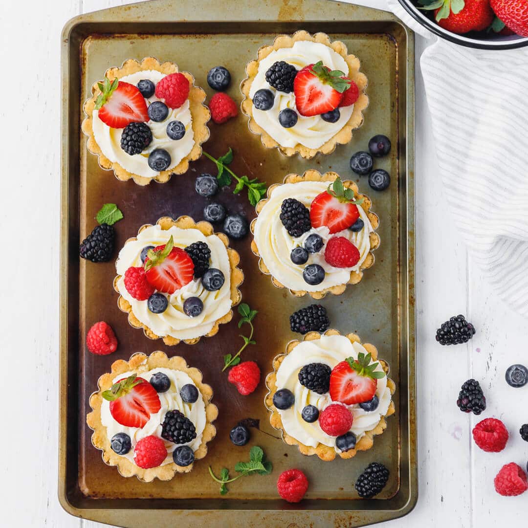 Low-Carb, Keto Tarts With Berries And Mascarpone Cream - Cooking LSL