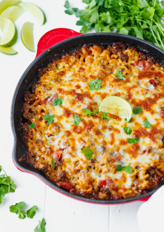 CHILI MAC AND CHEESE CASSEROLE IN A SKILLET