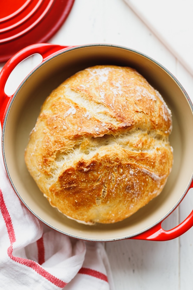 https://cookinglsl.com/wp-content/uploads/2019/01/crusty-dutch-oven-bread-5-1.jpg
