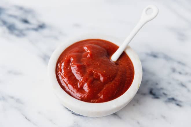 Low-carb ketchup in a bowl