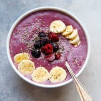 Smoothie bowl topped with berries