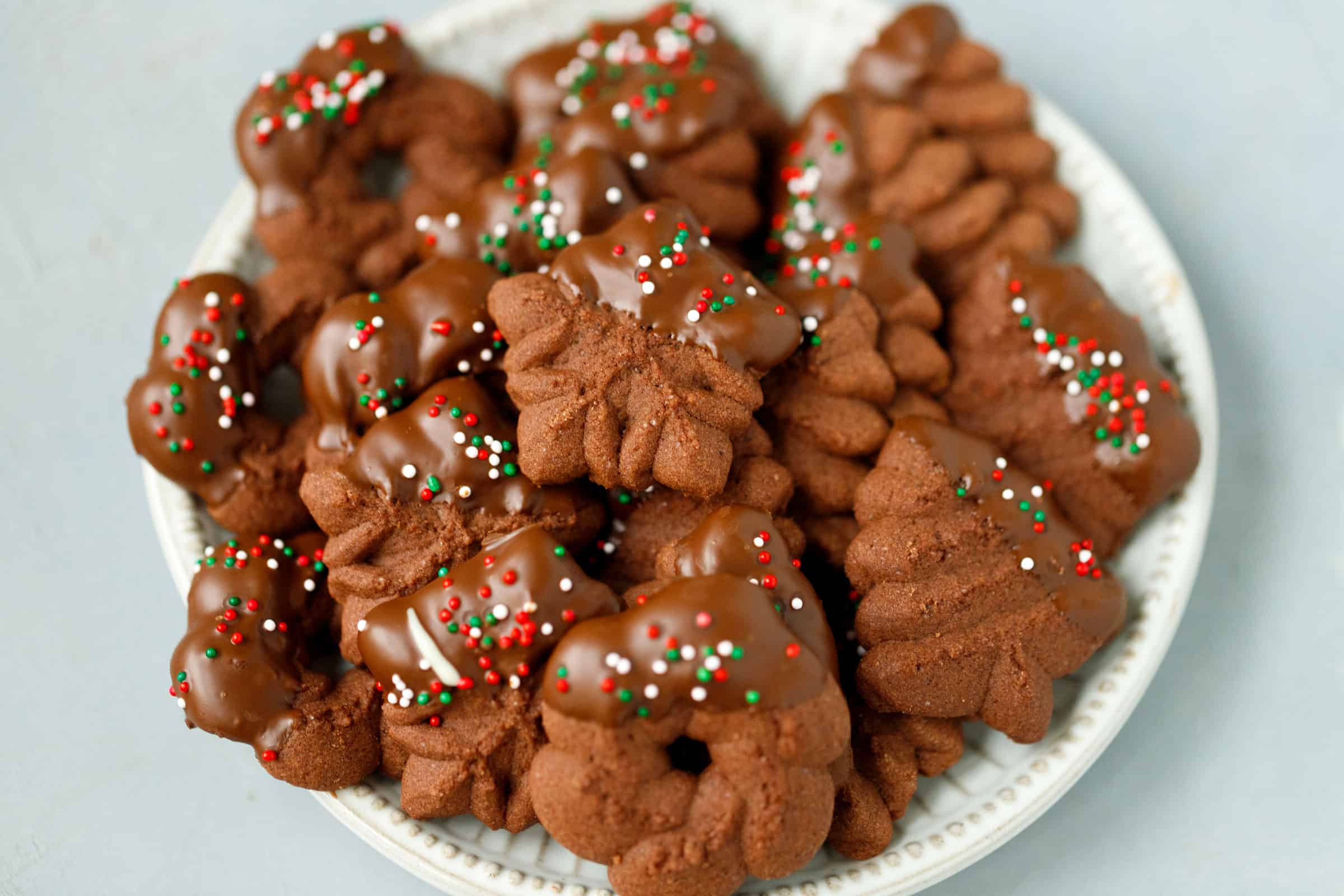 https://cookinglsl.com/wp-content/uploads/2020/12/chocolate-spritz-cookies-2.jpg
