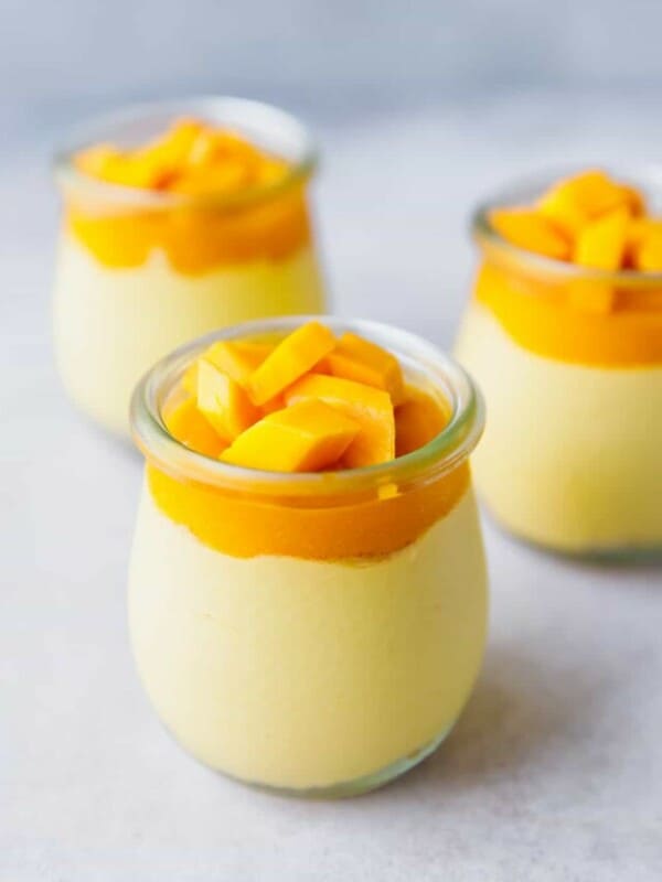 Weck jars filled with mango cheesecake