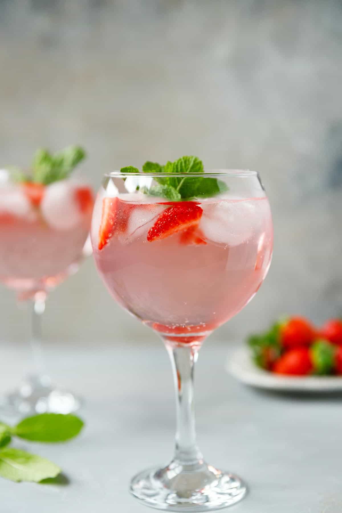 Strawberry Gin And Tonic - Cooking LSL